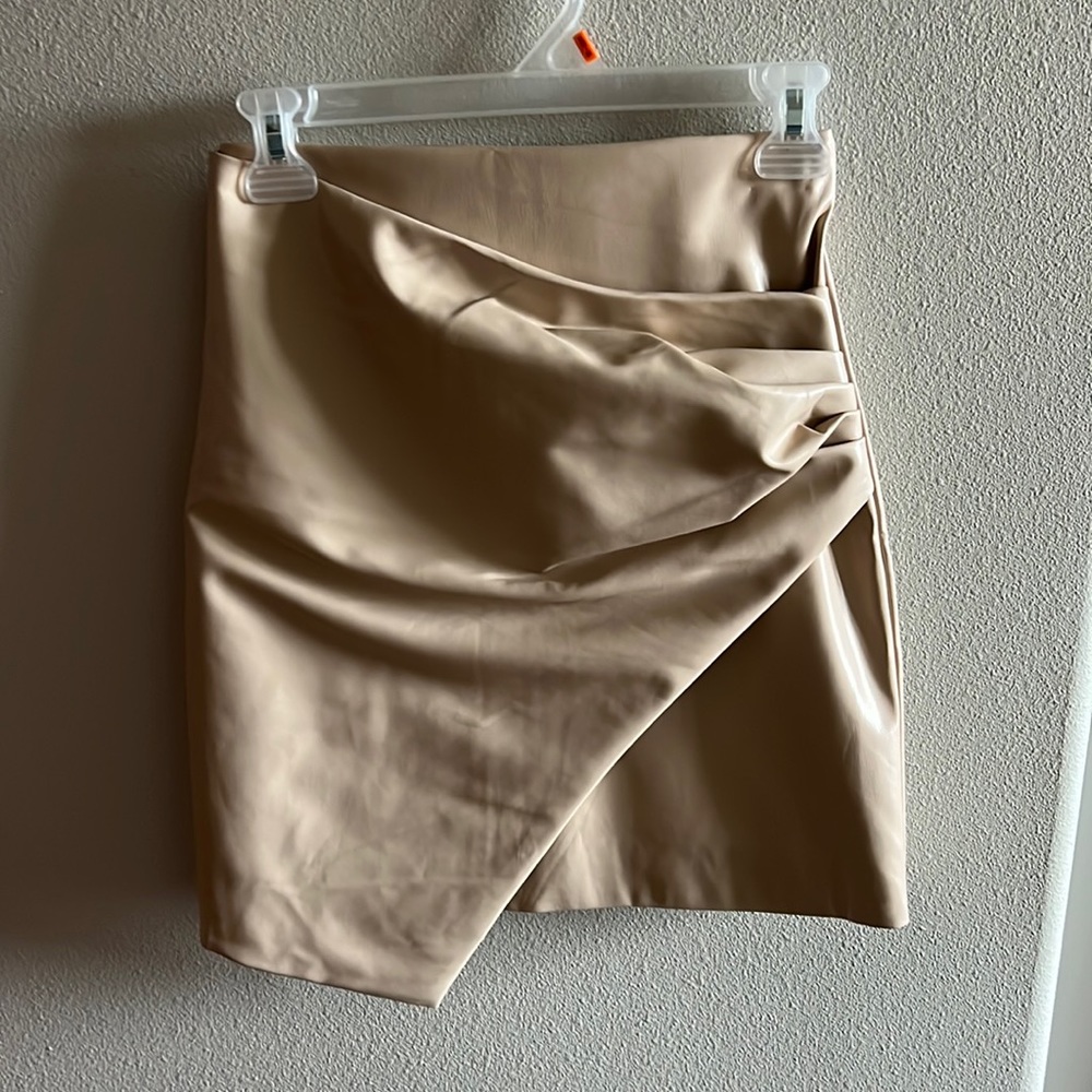 Pink Lily Faux Leather Skirt never been worn